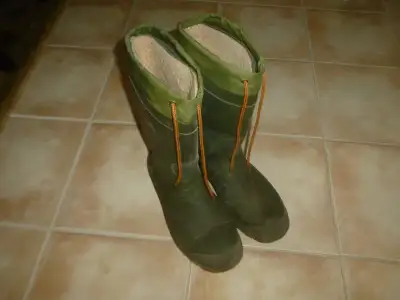 Bottes a peche grandeur 9, Fishing rubber boots, View more