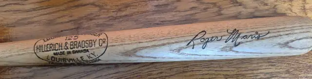 Roger Maris Louisville Slugger Mini Bat "16 in Baseball & Softball in Barrie - Image 6