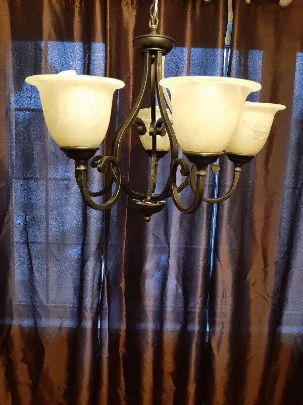 5-Light Chandelier in Indoor Lighting & Fans in Mississauga / Peel Region - Image 3