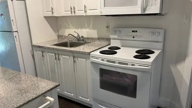 Furnished Lakefront 1 bed apartment! in Short Term Rentals in Dartmouth - Image 6