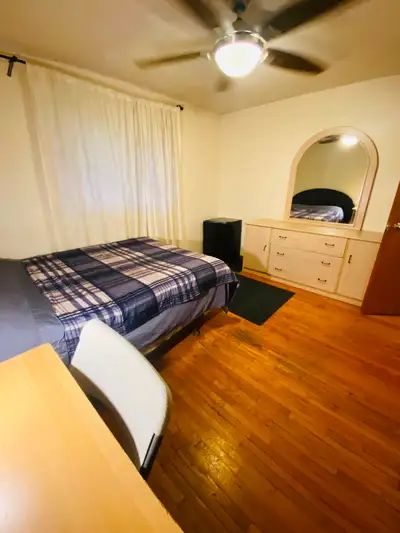 Room for rent in Scarborough. $850 per month utilities included. First and last month rent required....