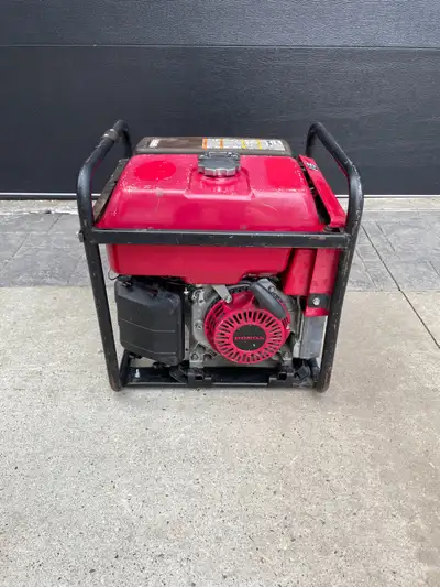 Honda EM3000C Generator 3000W peak 2600w running GX200 196cc Starts reliably, runs and makes power H...