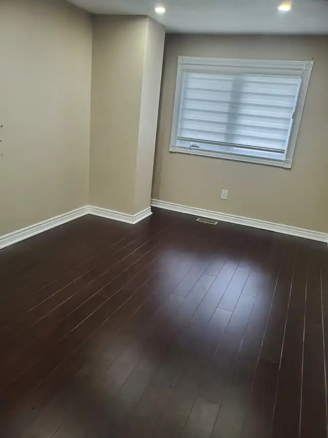 Bright, newly renovated one bedroom available in Pickering. in Room Rentals & Roommates in Oshawa / Durham Region - Image 3
