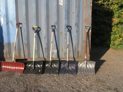 SNOW SHOVELS - in NEWCASTLE, View more