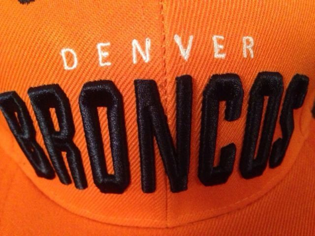 NFL DENVER BRONCOS BALL CAP in Arts & Collectibles in Gatineau - Image 2