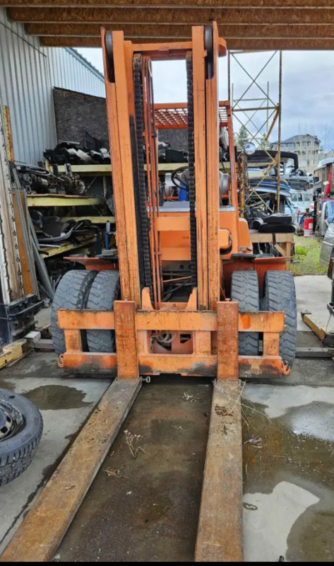 Forklift For Sale - Toyota FG45 in Heavy Equipment in Penticton - Image 3