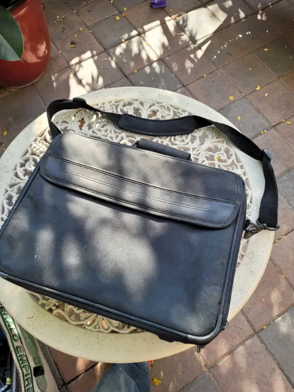 Kensington Computer Carry Case with Lots of Compartments in Other in Markham / York Region - Image 4