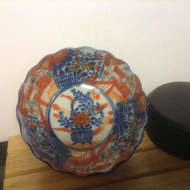 Early Antique Japanese Imari Porcelain Bowl in Arts & Collectibles in Vancouver - Image 2