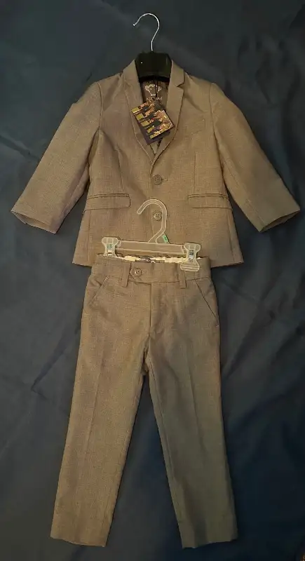 2-piece Suit Set for Boys in Kids & Youth in Calgary - Image 2