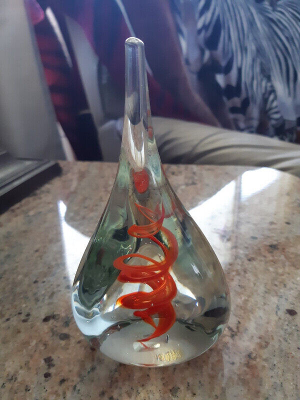 FIRST $85 ~ HAND BLOWN ORANGE SPIRAL TEAR DROP WEIGHT ~ in Arts & Collectibles in St. Catharines