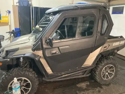 I am selling my 2015 Can-Am Commander 1000 Limited. 7400 kilometres. This used vehicle comes equippe...