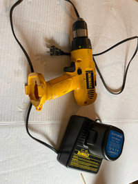Dewalt Drill 9.6 V, battery and charger, battery charger 