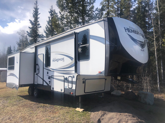 2019 Salem Hemisphere 5th wheel 286RL in Travel Trailers & Campers in Terrace