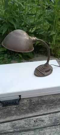 Art deco lamp