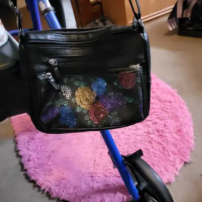 Shoulder purse., View more