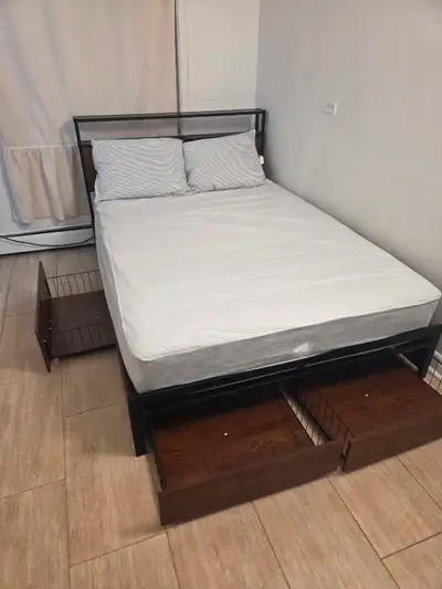Beautiful room in a house for rent with private washroom. In downtown gatineau near CEGEP, UQO and o...