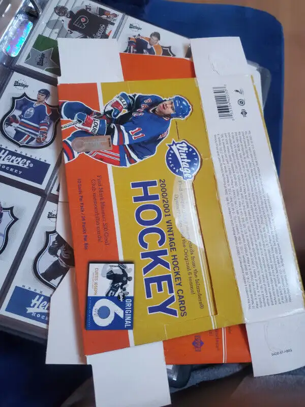 00-01 Upper Deck Vintage Hockey Card Master Set in Arts & Collectibles in Edmonton - Image 7