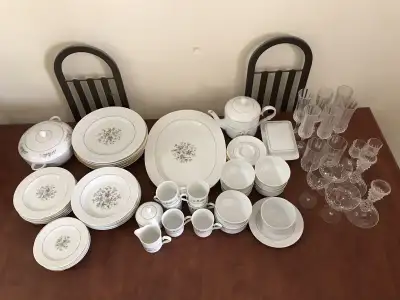 Pick up only close to Yonge and Wellesley. No delivery. Cash only. Complete dinnerware set, service...