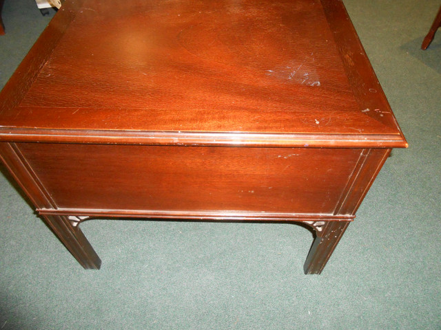 Cherry veneer end table with 1 drawer has some marks in Coffee Tables in Peterborough - Image 3