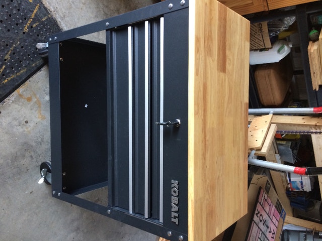 2 Armoires à outils sur roues Rangement pour outils et établis