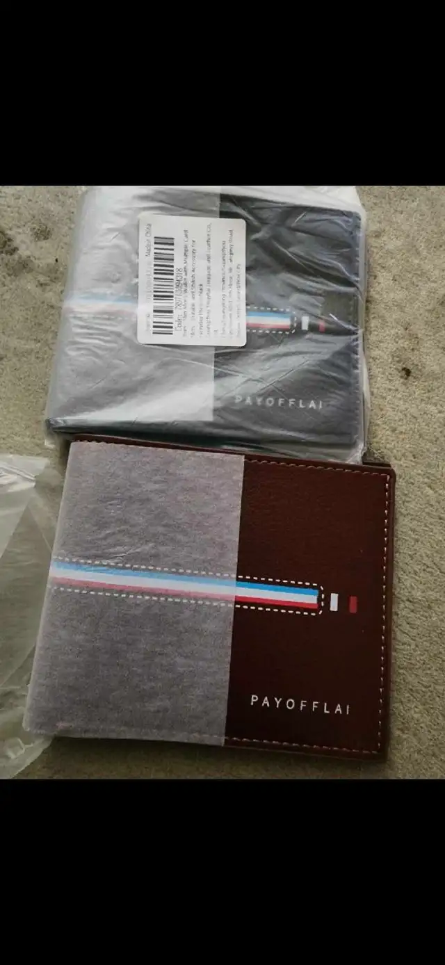 PAYOFFLAI Wallet in Women's - Bags & Wallets in Edmonton - Image 2