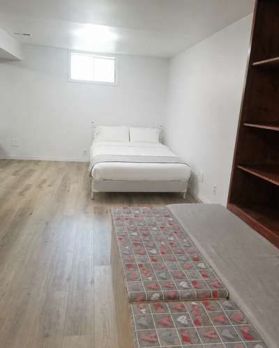 Available from Jan 1st 2027 Location in Beechwood, Waterloo Bright, clean, spacious (500+ sqft), and...