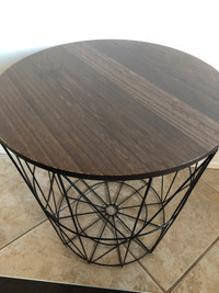 Wire/storage accent table 