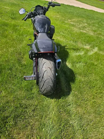 NO TRADES 2019 harley davidson fxdr 114CI with only 3700 kms one owner,one rider the fxdr was only b...