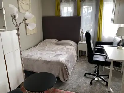 Bright and spacious room on the second floor in owner-occupied home, furnished, a lot of storage. Th...