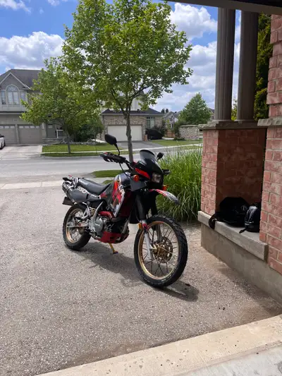 2007 KLR 650 Sport Touring / just under 20000 KM Runs good / one of my daily use bikes Aventures typ...