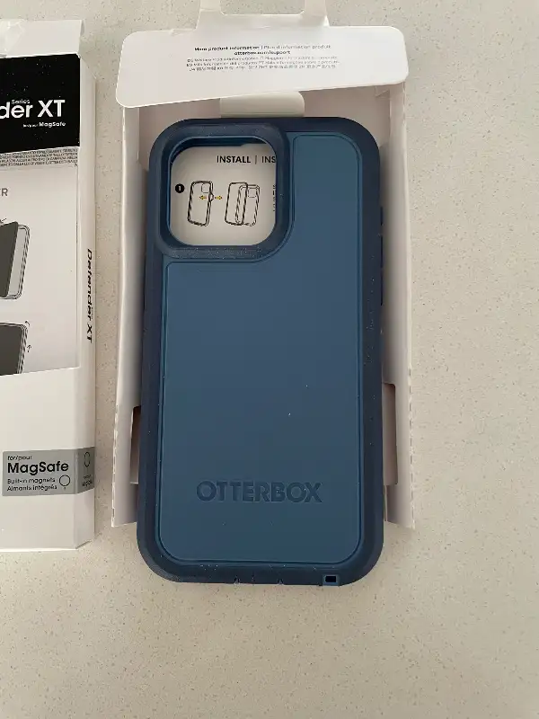 Otterbox iPhone 15 Pro Max Defender XT Case w/ Magsafe- New in Cell Phone Accessories in London - Image 4