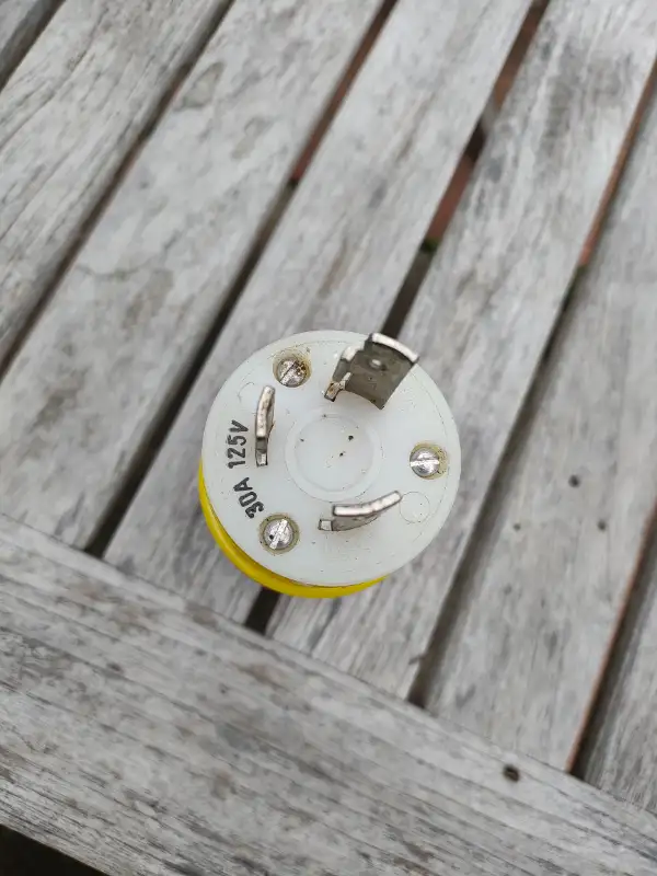 Straight Adapter, 30A 125V Male To 15A 125V Female in Other in St. Catharines - Image 3