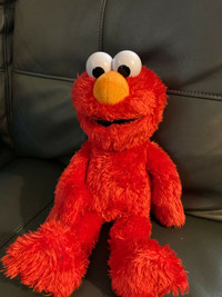 SESAME STREET TICKLE ME LAUGHING ELMO  BATTERY OPERATED