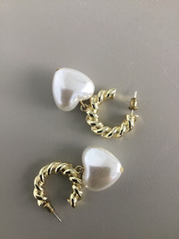 Pearl like heart shape earrings
