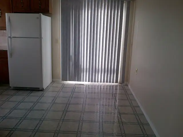 Whitehorn 3 bedroom upper level