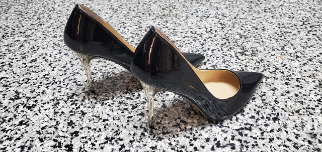 Talons Hauts Material Girl High Heels  - FITS SIZE 9 dans Femmes - Chaussures  à Ville de Montréal - Image 2
