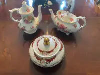 Cafetière et théière en porcelaine 