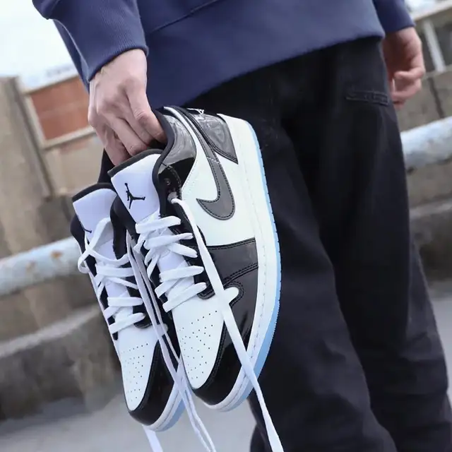 AIR JORDAN 1 LOW SE CONCORD size 11.5 NEW white black in Men's Shoes in Markham / York Region - Image 9