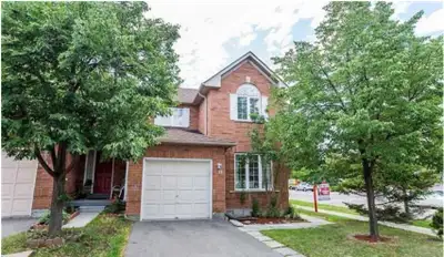 Located at The Border Of Brampton & Mississauga. Walking Distance To Sheridan College, Shoppers Worl...