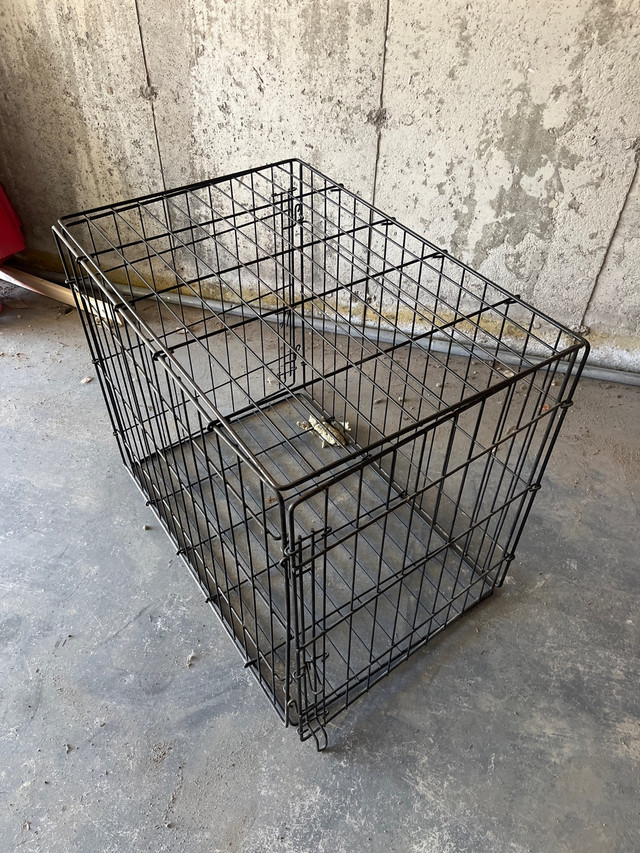 Dog cat pet crate used metal like new in Accessories in Gatineau
