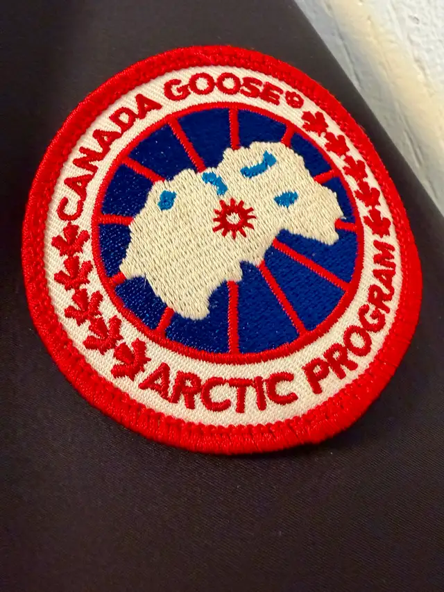 Canada Goose Hybridge Hoody  – Noir – État neuf – Medium - Large in Men's in Laval / North Shore - Image 6