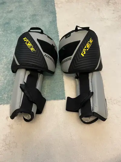 Warrior RITUAL X3 E lacrosse knee pads senior, View more