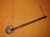 pipe wrench