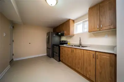 1BD Walkout Basement for Immediate Rent - July 1 2025