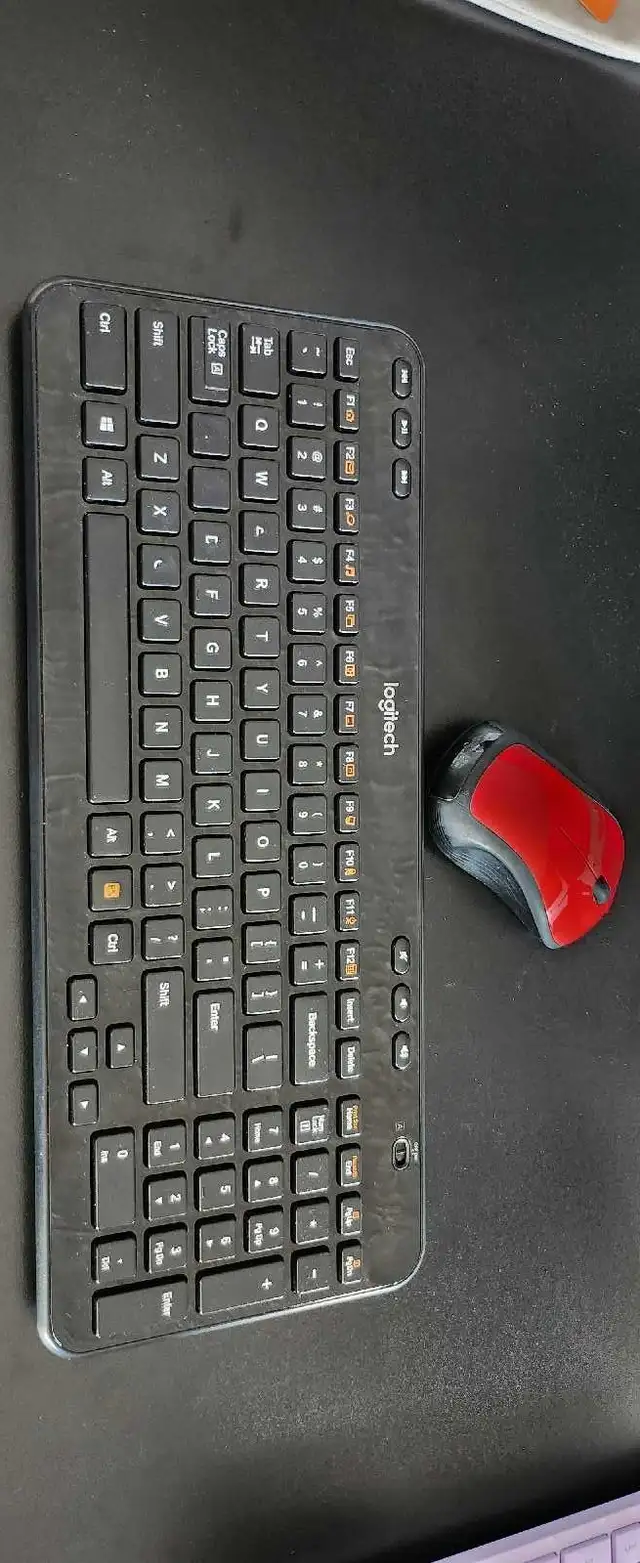 Logitech Keyboard and mouse//AD UP = AVAILABLE//READ DESCRI63234860275459127
