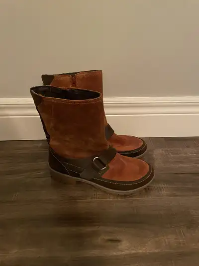 Merrell leather boot women’s size 7, View more