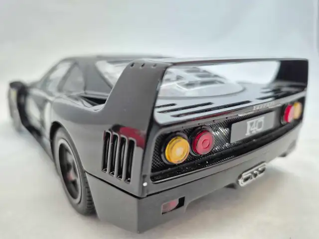 Ferrari F40 Light Weight Version Nero Black 1:18 Diecast Kyosho in Arts & Collectibles in Markham / York Region - Image 3
