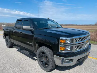 2014 Chevrolet Silverado 1500 double cabe 4x4 automatic 152km, car starter, seats 6 5.3L tonneau cov...