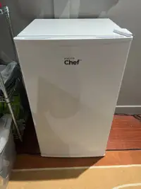 Master Chef mini fridge w/ freezer