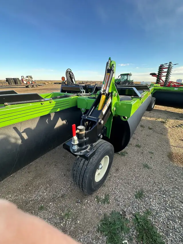 MANDAKO 100’ LAND ROLLER in Farming Equipment in Saskatoon - Image 7